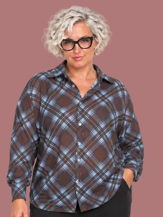 Camicia Donna Fantasia Scozzese Susy Star — modella curvy
