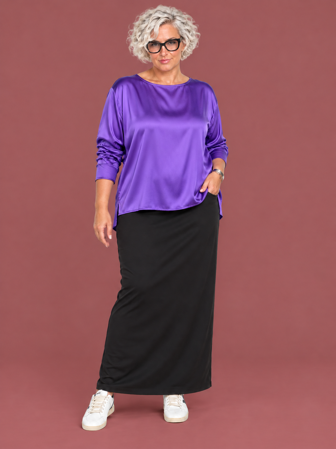 Maglia Raso Deja Vu — modella curvy