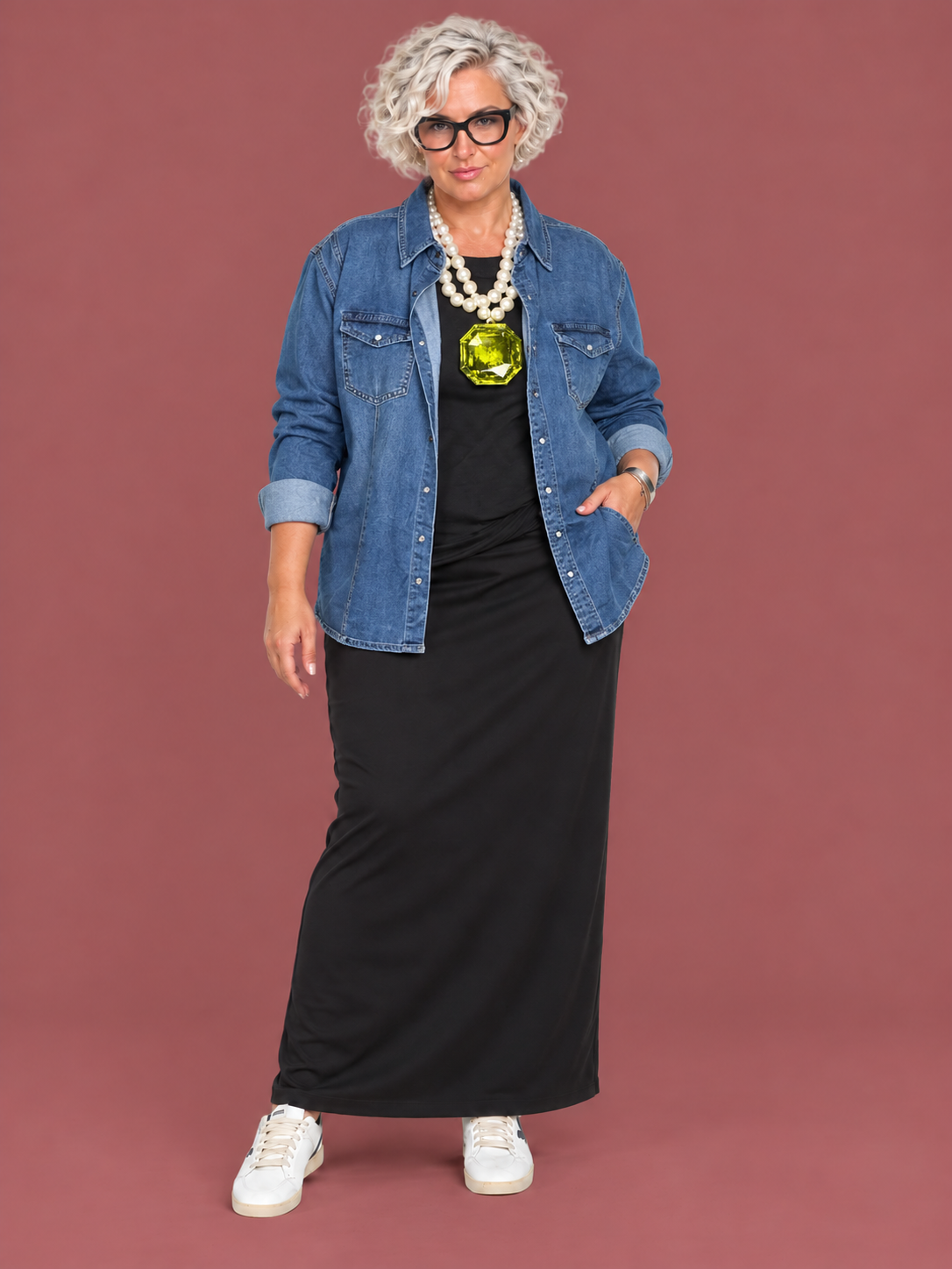 Camicia di Jeans Oversize Denim Medio — modella curvy
