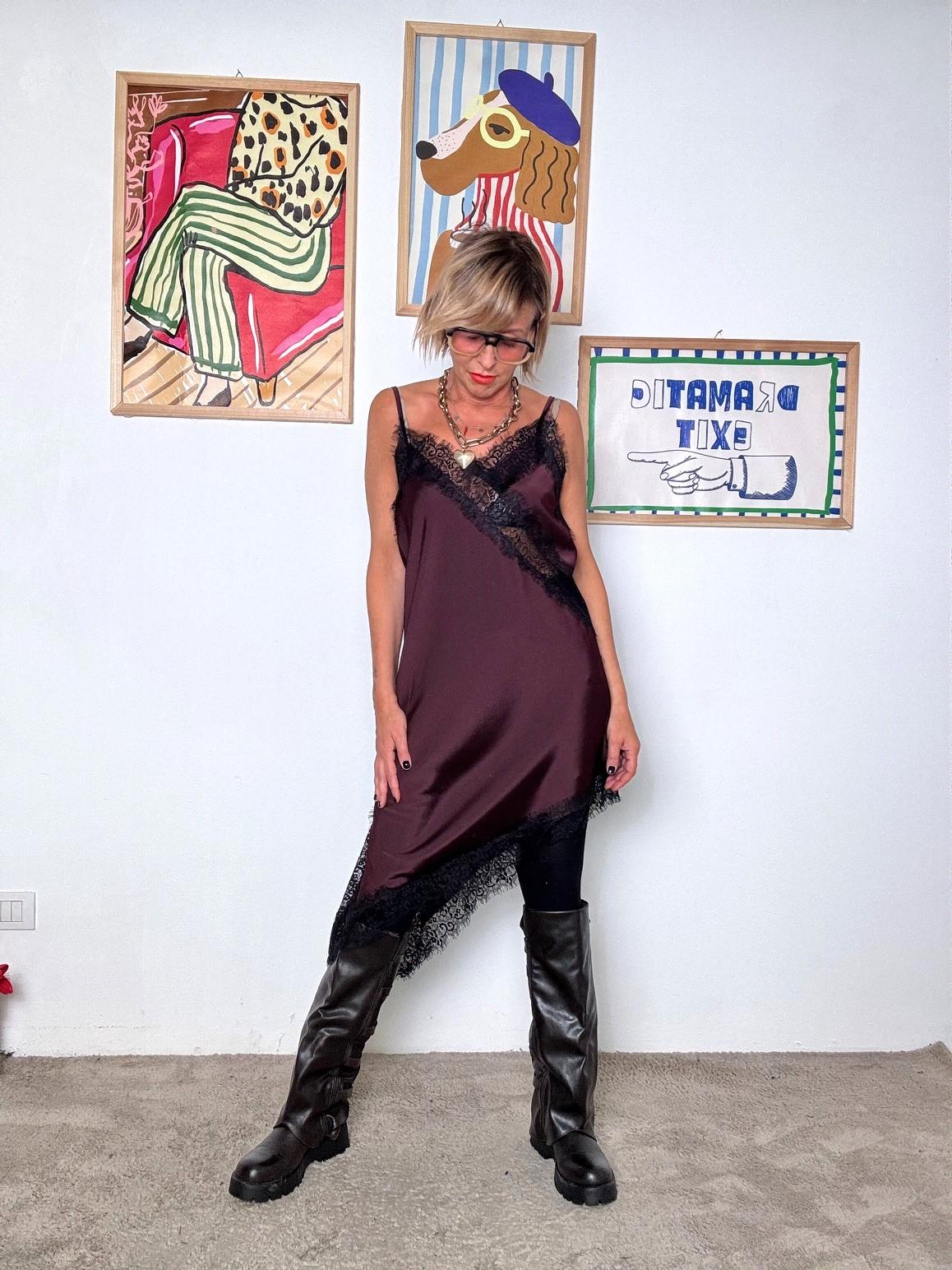 DEJA VU - Abito over con pizzo  Femminilità rilassata & spirito rock vino A25IS705/ VINO DEJA VU 