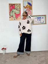 DEJA VU - Maglia oversize con maxi fiori panna A25SS408/ PANNA DEJA VU 