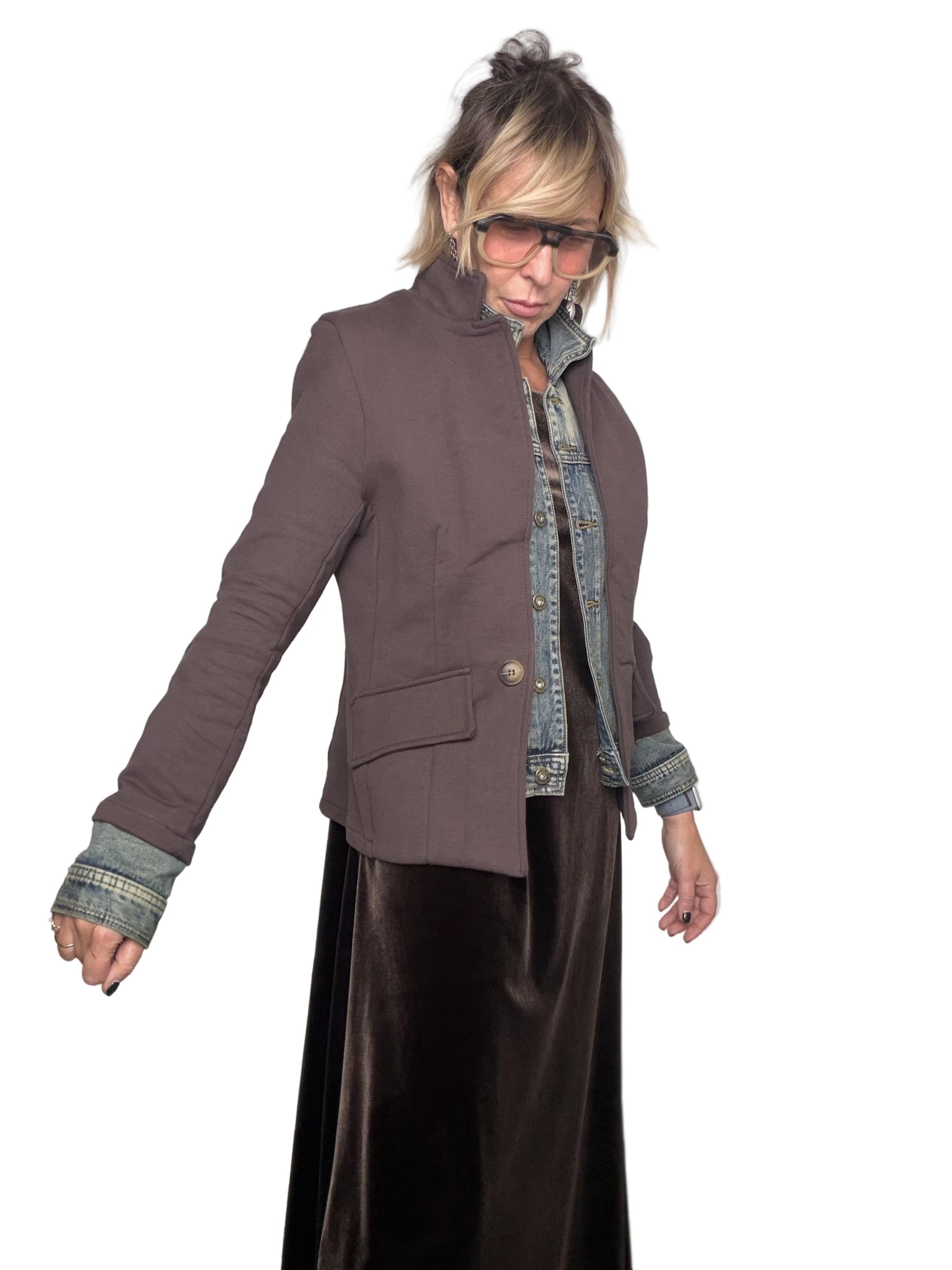 FEMALE - Giacca caffè con profili in jeans  eleganza versatile con un tocco grintoso Z101/ CAFFE FEMALE 