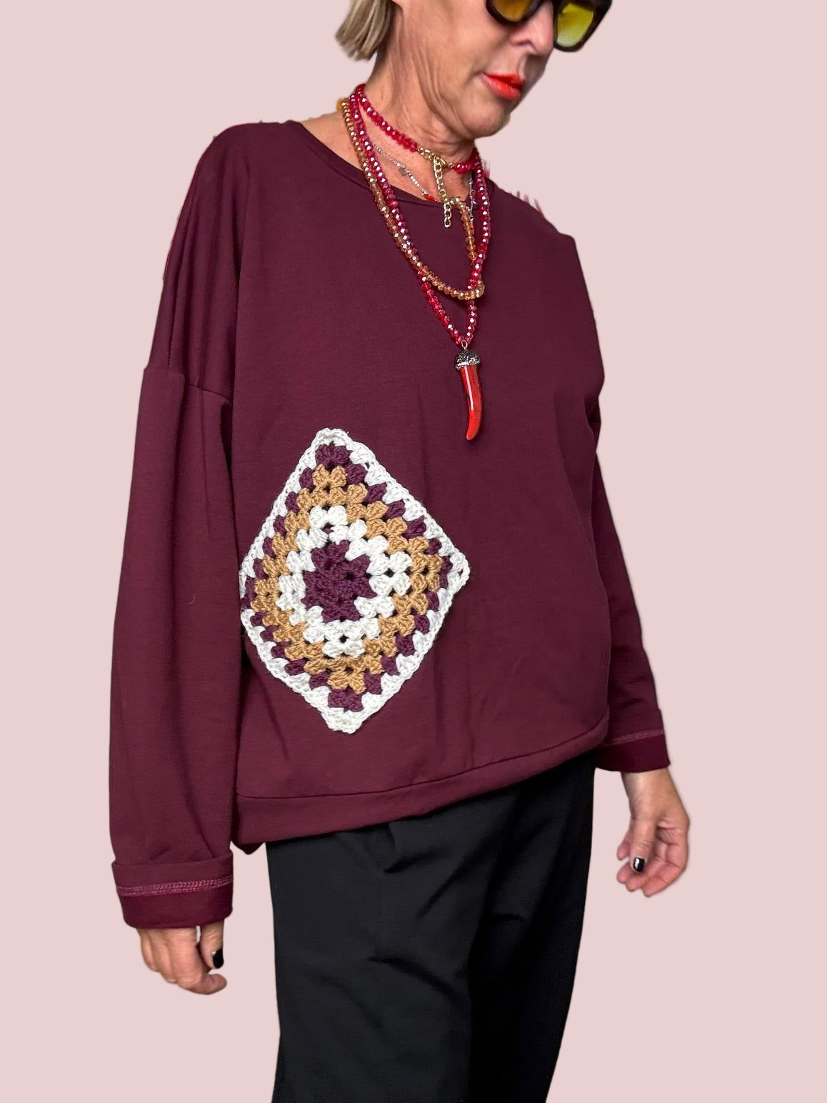 DEJA VU - Felpa over con tasca crochet  Comoda, creativa e super cool vino A25RU414/ VINO DEJA VU 