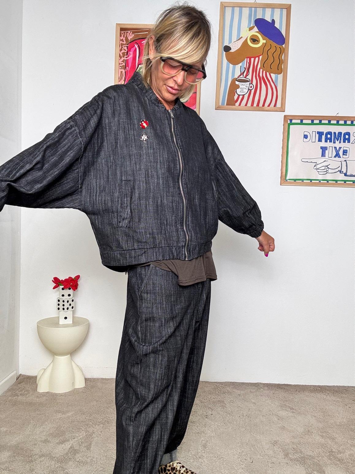 DEJA VU - Giacca bomber in jeans  Stile casual e irresistibile A25AP604/ NERO DEJA VU 