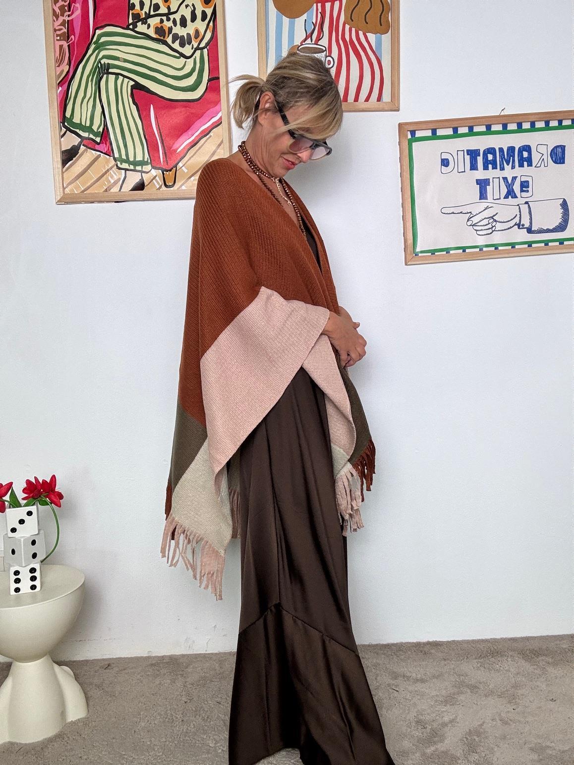 FEMALE -Mantella Abbraccio Nomade  A Quadri con Frange CO96001/ RUGGINE/ROSA FEMALE 