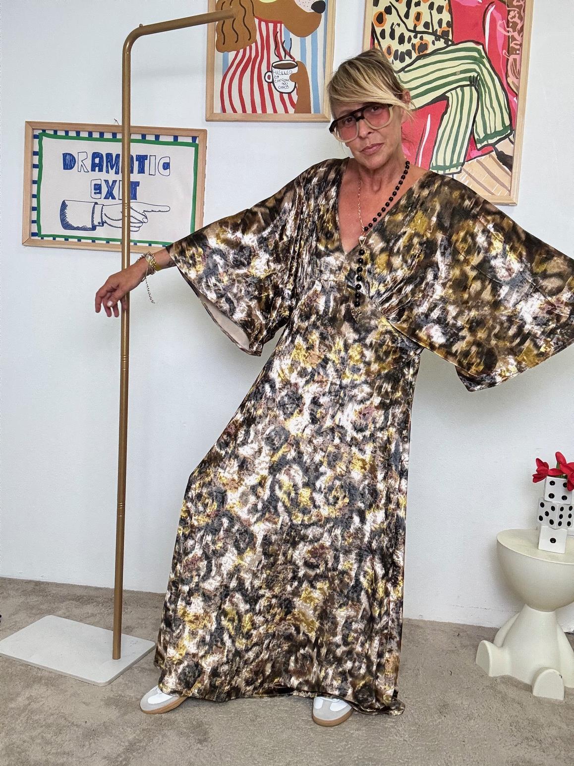 DEJA VU - Abito lungo fantasia  vestito scenografico con maniche a kimono A25IS703/ FANTASIA DEJA VU 