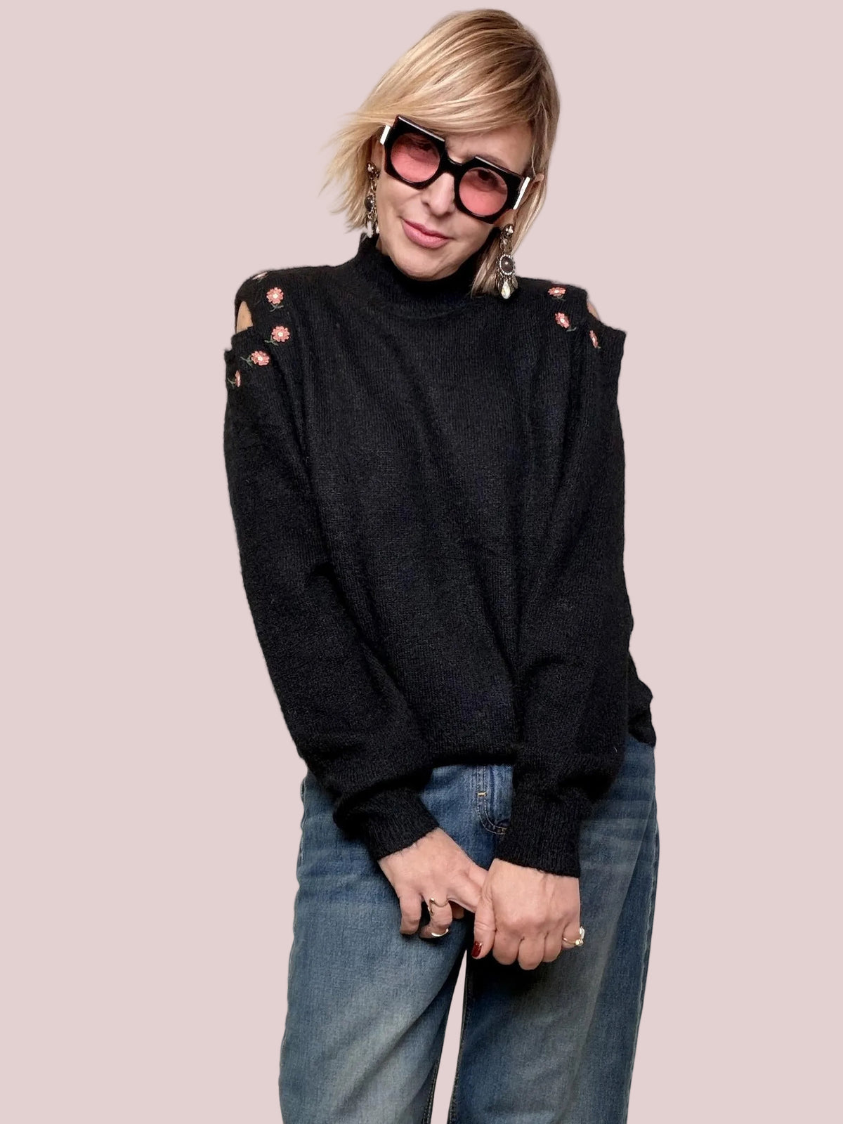 fMaglia Morbida con Spalle Scoperte e Ricami ZM69131/ NERO FEMALE 