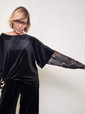 SUSY STAR - Maglia morbida in velluto con maniche in pizzo STSS0005/ NERO SUSY STAR 