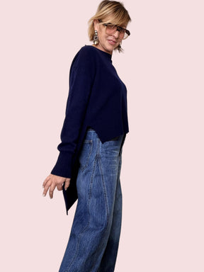 SOUVENIR -Maglia Asimmetrica Soft  il basico che fa la differenza F36O0055/ BLU SOUVENIR 