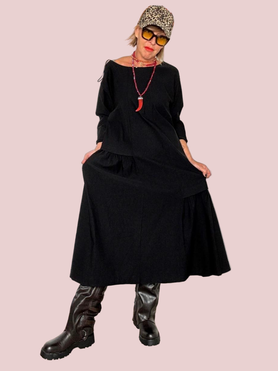 DEJA VU - Abito over in bengalina  con pieghe  Minimal chic con tanto carattere A25SG706/ NERO DEJA VU 