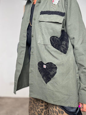 FEMALE - Camicia vintage verde militare con patch  stile grintoso e originale U7/ VERDE MILITARE FEMALE 