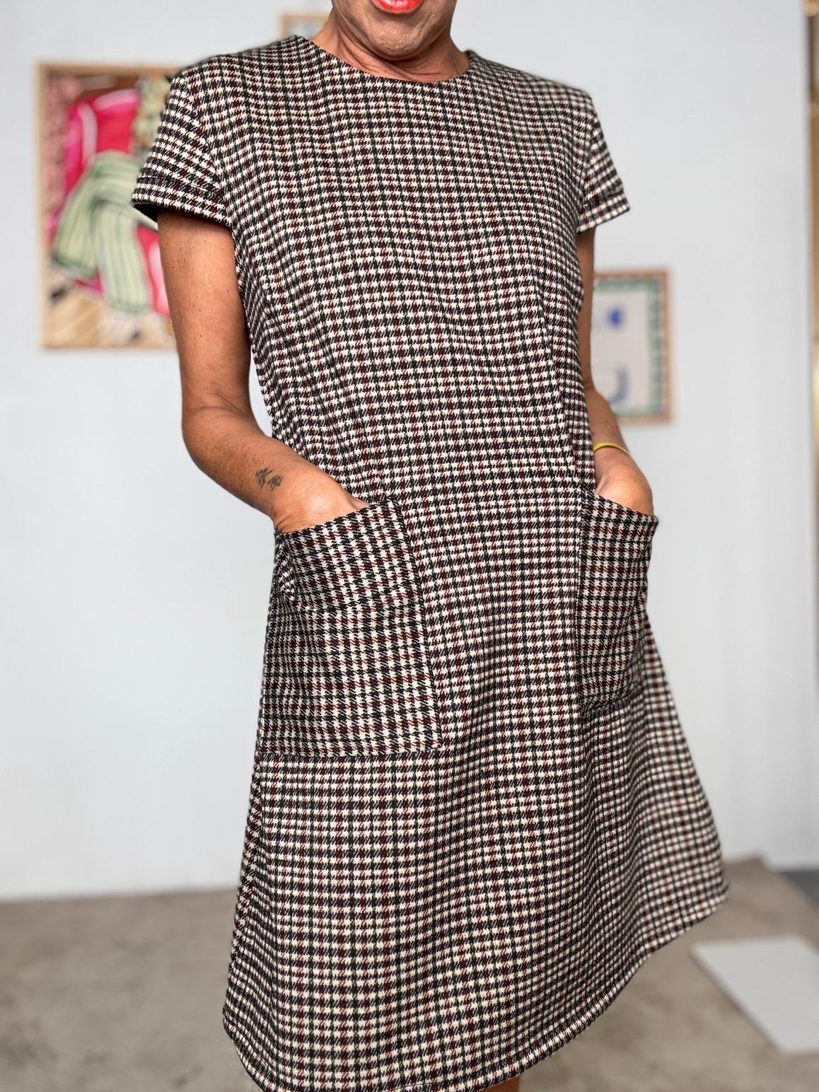 FEMALE - Abito corto a quadretti  casual chic con un tocco retrò 38622/ CHECK FEMALE 