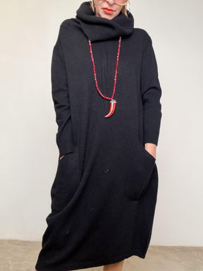 FEMALE - Abito Cocoon Cozy  Il vestito che coccola con tasche! 8088 / NERO FEMALE 