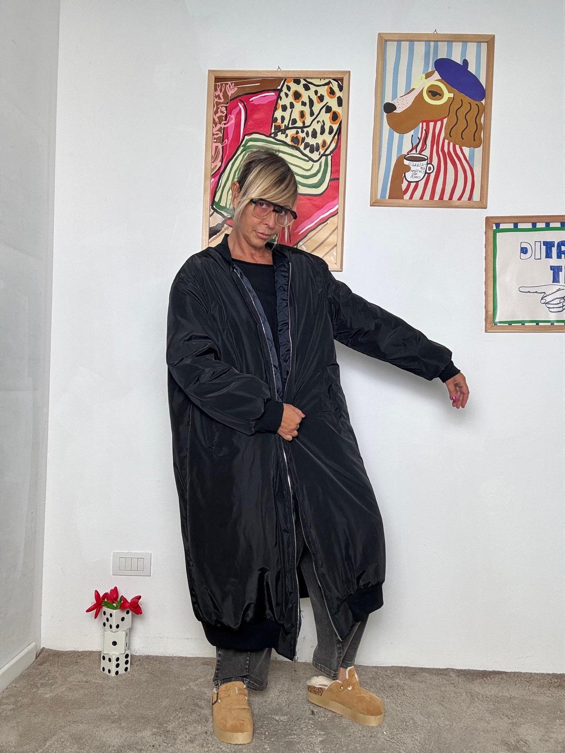 SUSY STAR - Bomber lungo donna  pratico e di tendenza nero ST240802/ NERO SUSY STAR 