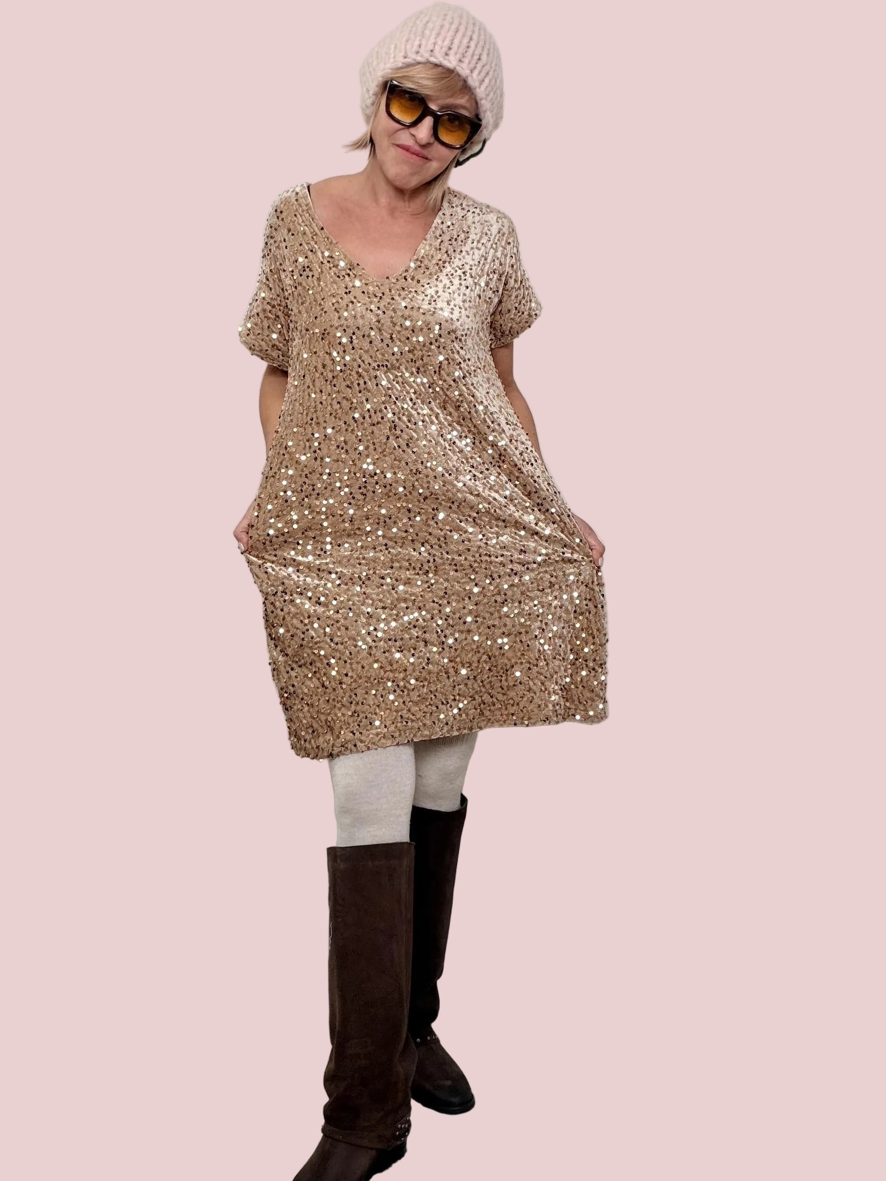 FEMALE - Abito luccicante relaxed fit  il vestito che illumina anche le giornate grigie HP5092PRZP/ BEIGE FEMALE 