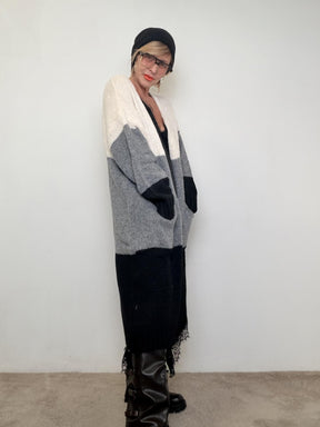 SUSY STAR - Cardigan Color Block Cozy  il cappotto-maglia che ti avvolge come un abbraccio STWM287/ NERO SUSY STAR 
