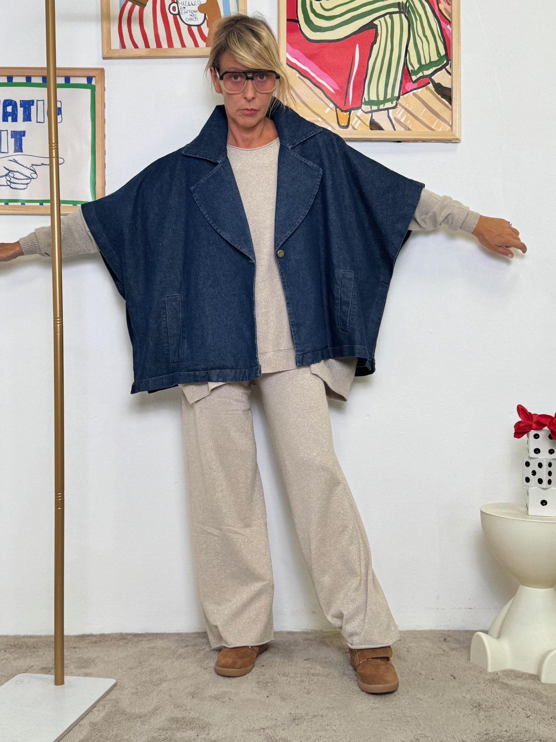 SUSY STAR - Poncho in Denim Blue Cloud  Il tuo cappotto leggero dallo spirito libero ST3061/ JEANS SUSY STAR 