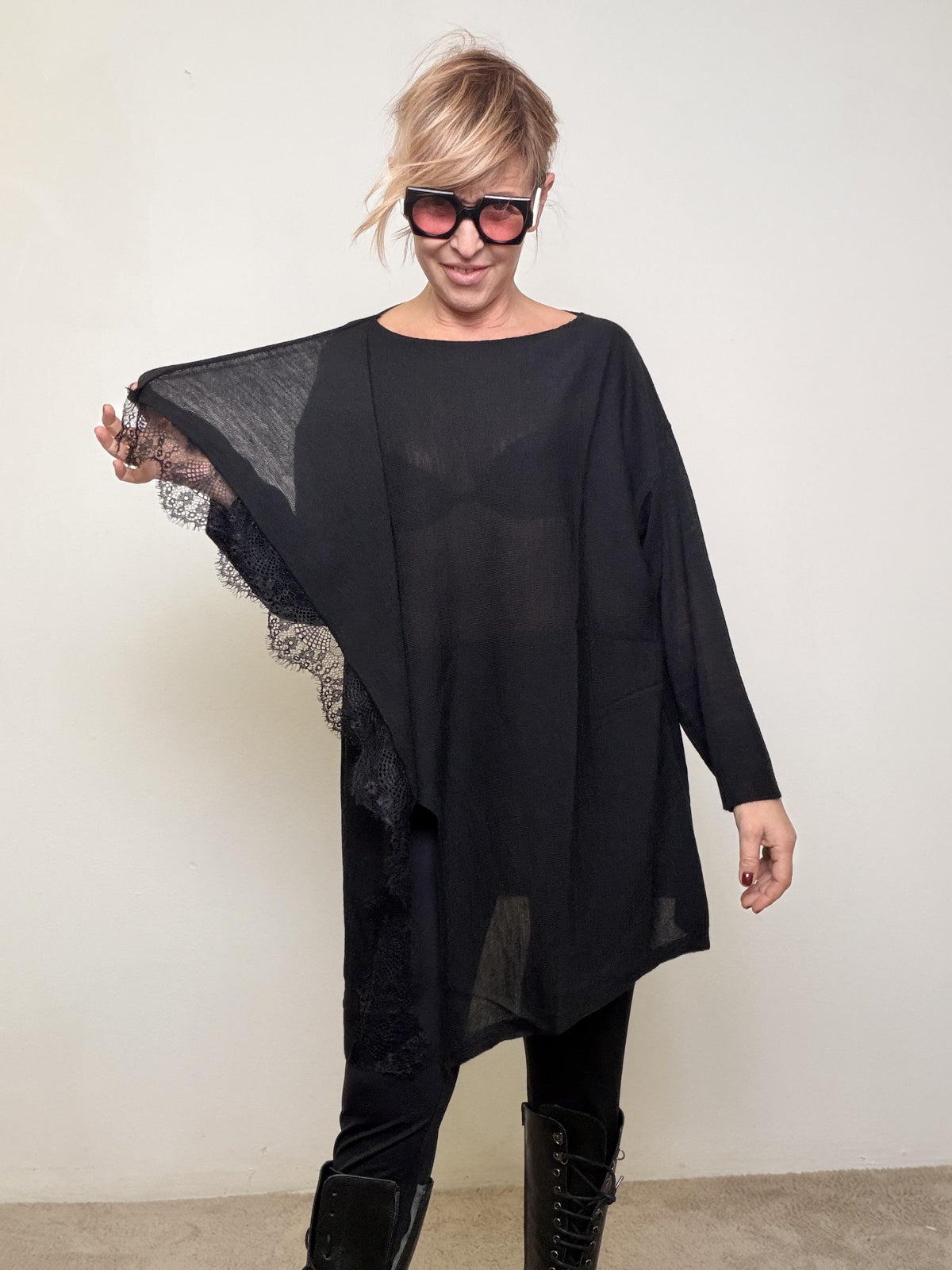 Maglia Over Asimmetrica Effetto Velo ST78539/ NERO SUSY STAR 