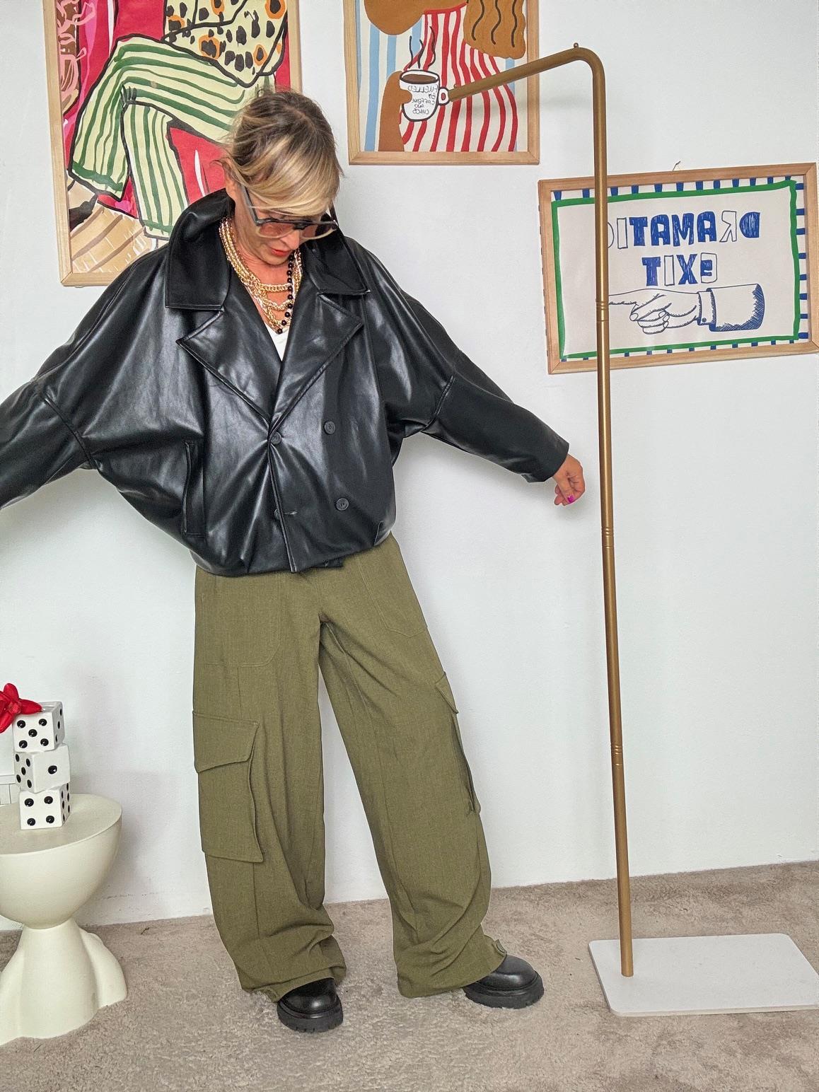 HAVE ONE - Bomber oversize in ecopelle NERO  Stile urban chic JVS-P039/ NERO HAVE ONE 