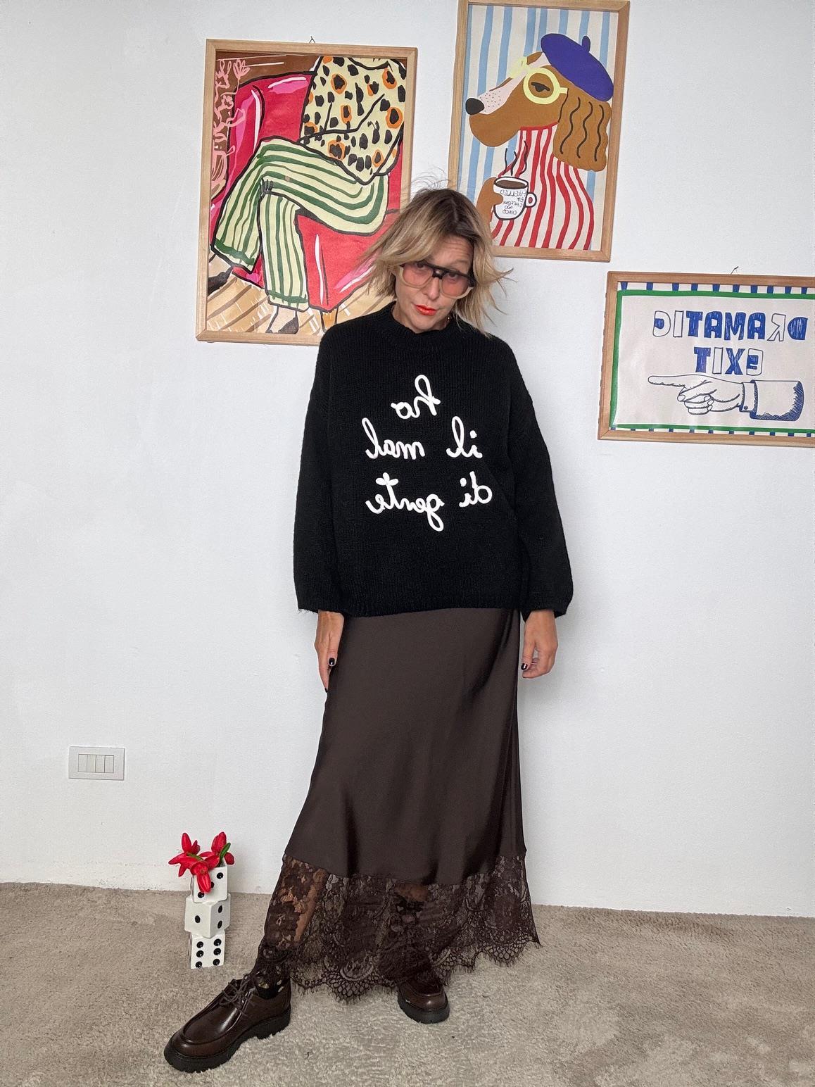 FEMALE - Maglia over Ho il mal di gente NERO A2903/ NERO FEMALE 