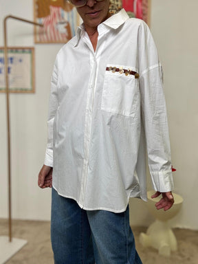 FEMALE - Camicia Oversize Bianca con Tasca Stampata "Occhi Curiosi" WD1958/ PANNA FEMALE 