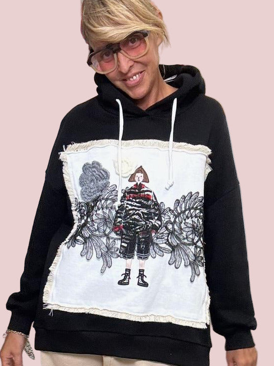 FELPA - Felpa Oversize "Sogni a Colori" con Patch Artistico  Nera A25DL401/ NERO DEJA VU 