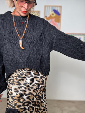 FEMALE - Maglia lavorata con retro più lungo NERA VA607/ NERO FEMALE 