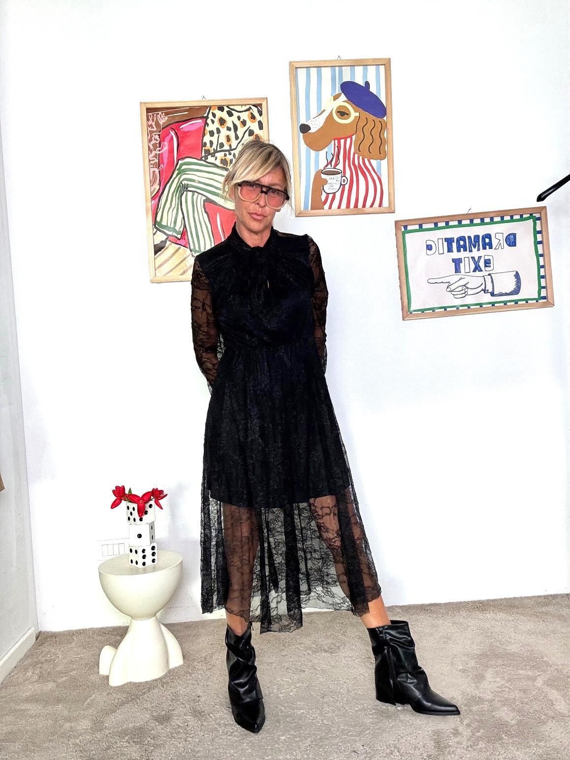 FEMALE - Abito midi in pizzo nero con trasparenze chic e nodo al collo 38560/ NERO FEMALE 