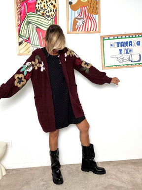 FEMALE - Cardigan bordeaux con ricami floreali  caldo, unico e pieno di personalità ZM57001/ BORDEAUX FEMALE 