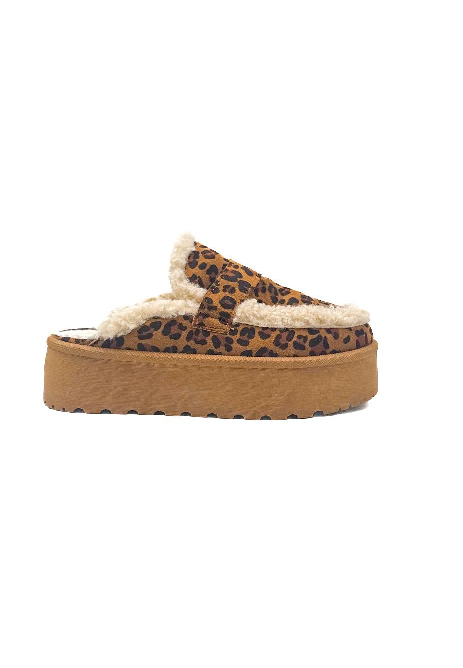 WILD COZY 96-52/ LEOPARD FEMALE 