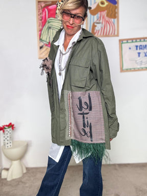 SUSY STAR - Giacca vintage verde militare con patch e dettagli unici  stile urban creativo STS7284/ VERDE SUSY STAR 