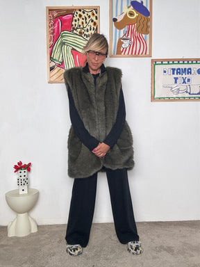 SUSY STAR - Gilet lungo in ecopelliccia: caldo, glamour e super versatile STS7289/ VERDE SUSY STAR 