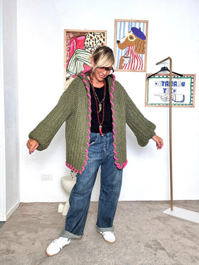 FEMALE - Cardigan oversize in filato chunky verde con dettagli fluo VA601/ OLIVA FEMALE 