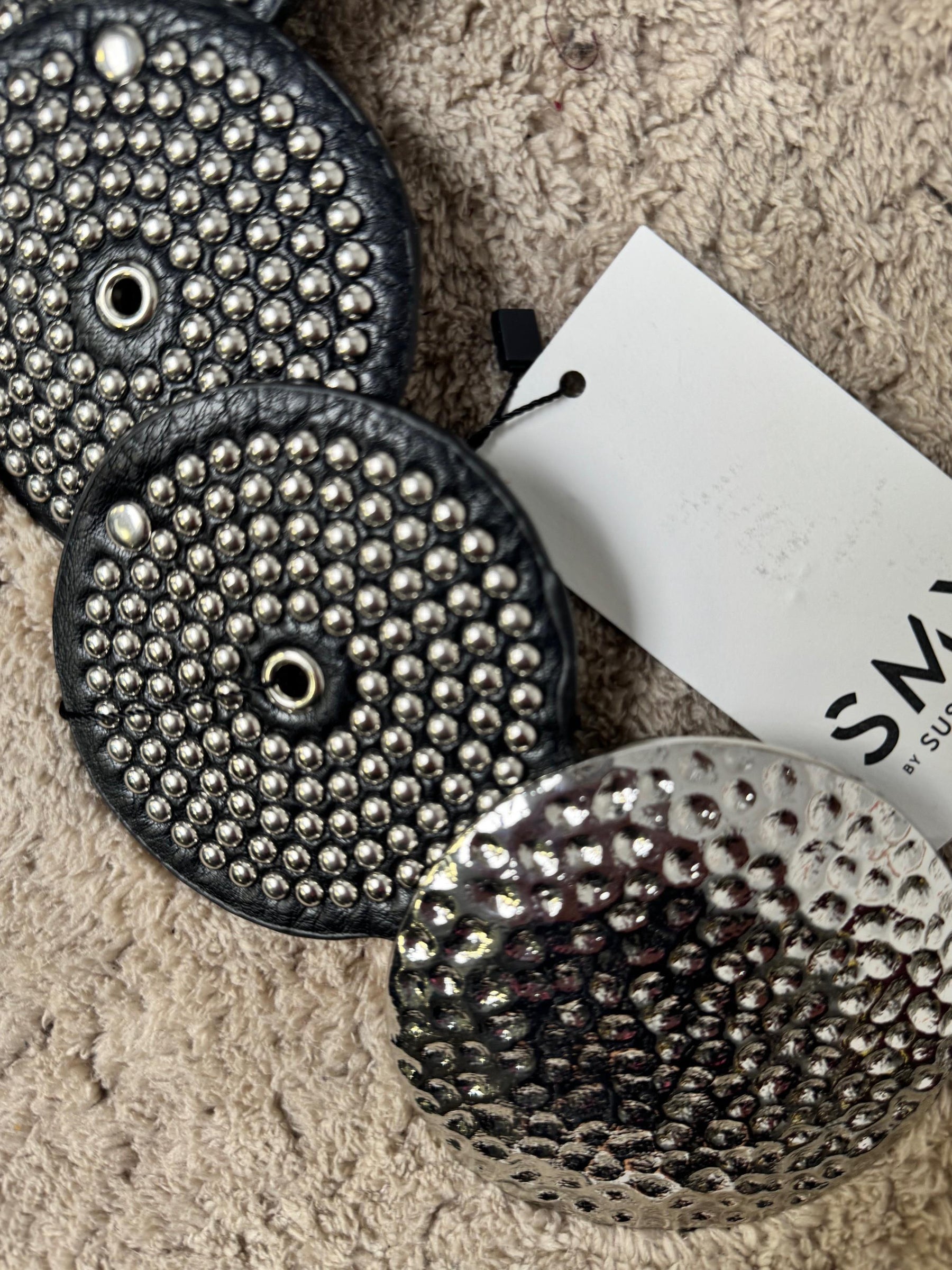 SUSY MIX - Cintura in ecopelle con dischi decorati e maxi fibbia metallica NERO CT1110/ NERO SUSY MIX 