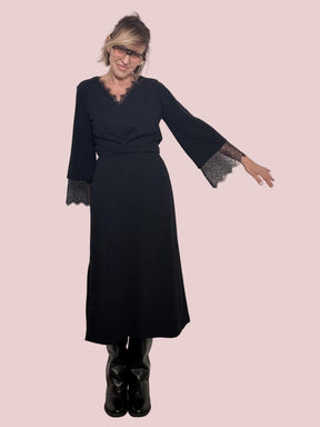 PHILIA LOFT - ABITO LUNGO CON PIZZO  ELEGANZA SENZA SFORZO P01P0843/ NERO PHILIA LOFT 