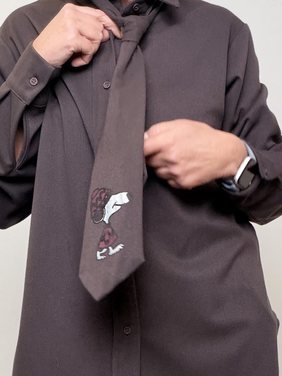 SOUVENIR-  CAMICIA OVER IN TESSUTO MORBIDO  ESSENZIALE, COMODA, SUPER CONTEMPORANEA CON CRAVATTA S38M1281/ MORO SOUVENIR 