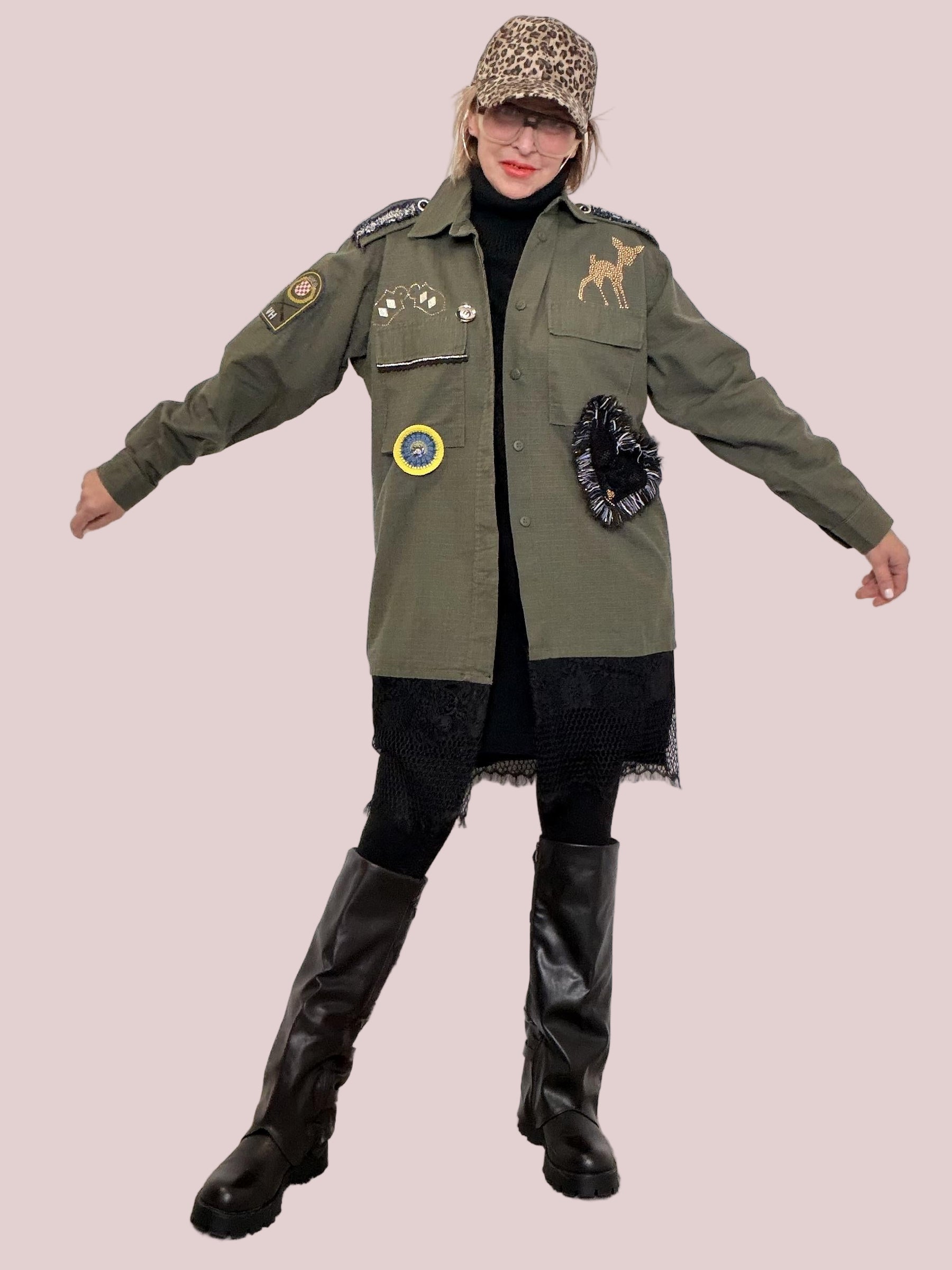 FEMALE - Camicia vintage verde militare con patch  stile grintoso e originale U7N/ VERDE MILITARE FEMALE 