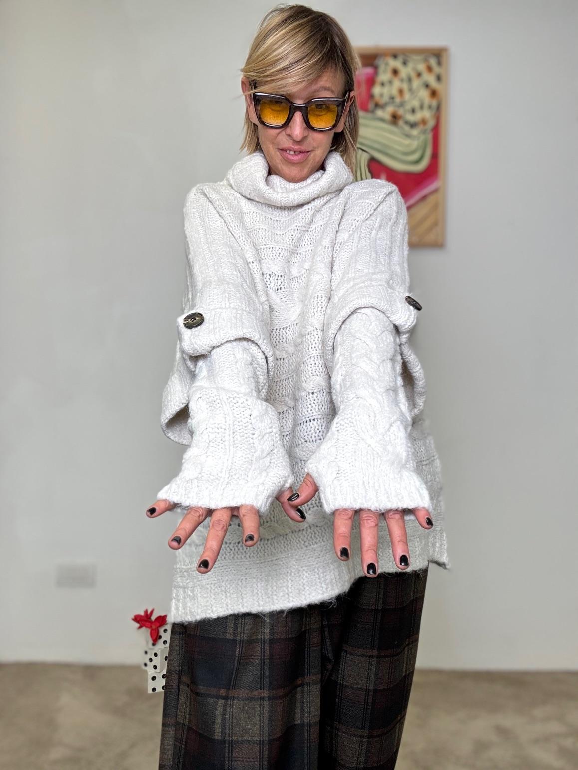 SUSY STAR - MAGLIA CON MANICOTTI LATTE ST3WM221 LATTE SUSY STAR 