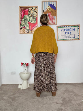 FEMALE - Maglia donna in bouclé giallo senape  morbida, calda e super trendy OCRA L19M052/ OCRA FEMALE 