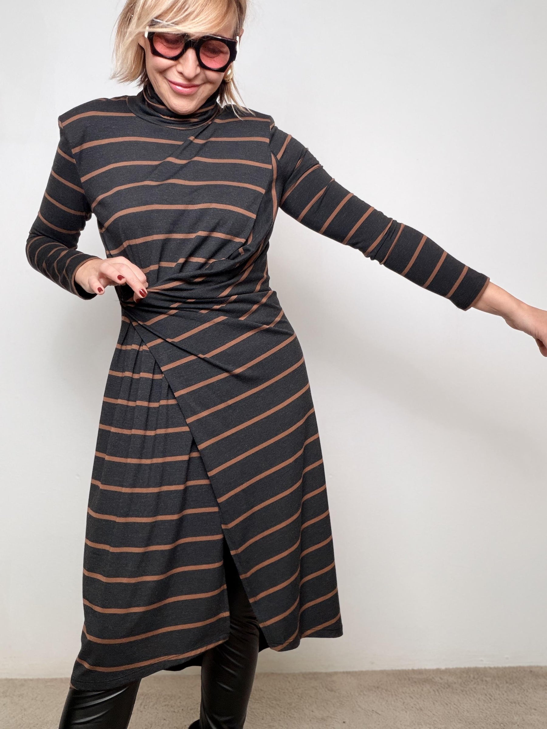 Abito midi a righe con nodo  pratico, furbo e super cool D01E0810/ GRIGIO PHILIA LOFT 