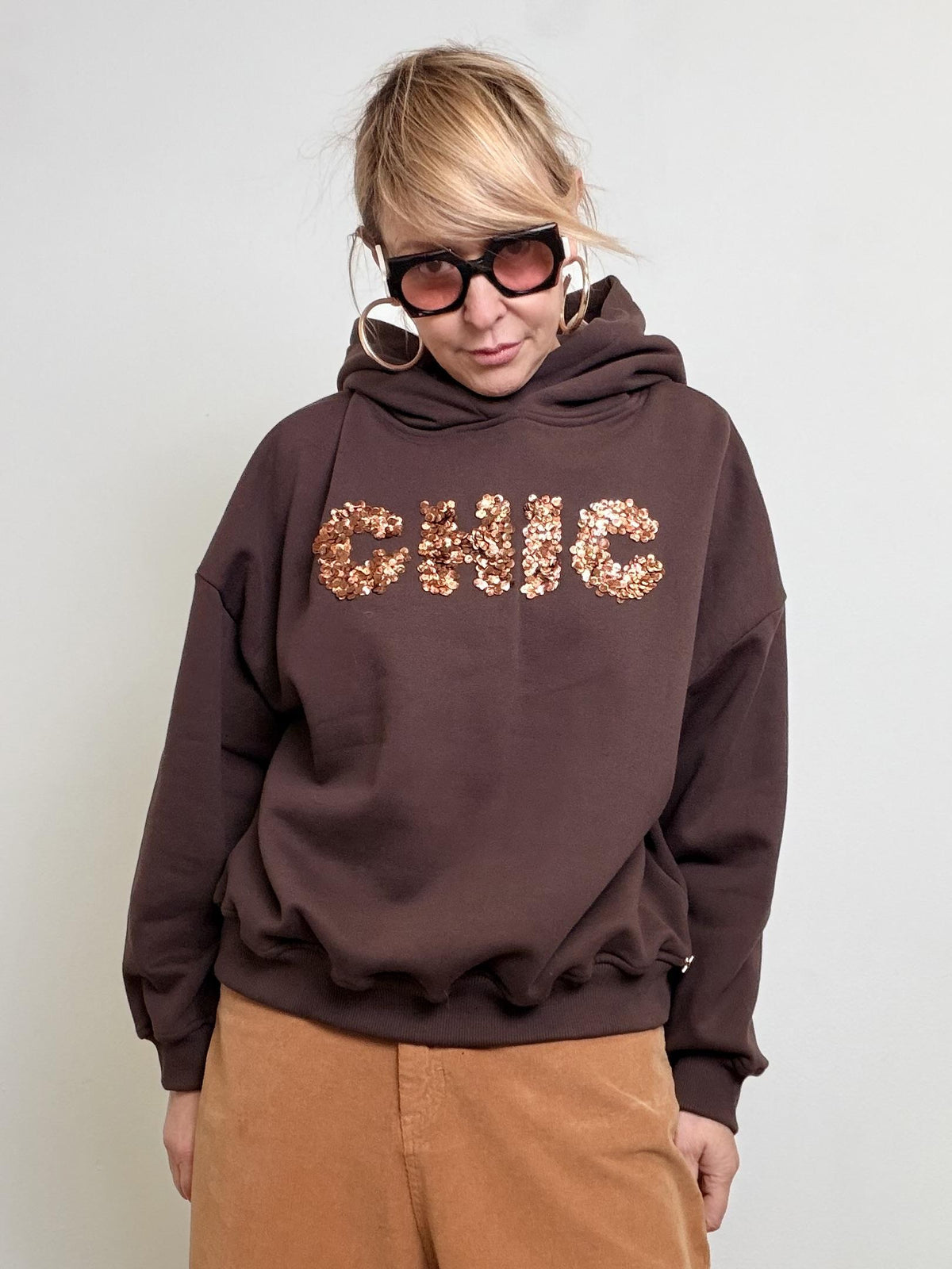 Felpa con cappuccio e scritta ricamata luminosa MORO S38M1614/ MORO SOUVENIR 