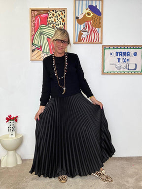 FEMALE -A bito lungo plissé: elegante, fluido e senza tempo NERO L3M353/ NERO FEMALE 