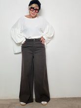 Pantalone palazzo morbido dal mood urbano P11457/ CIOCCOLATO FEMALE 