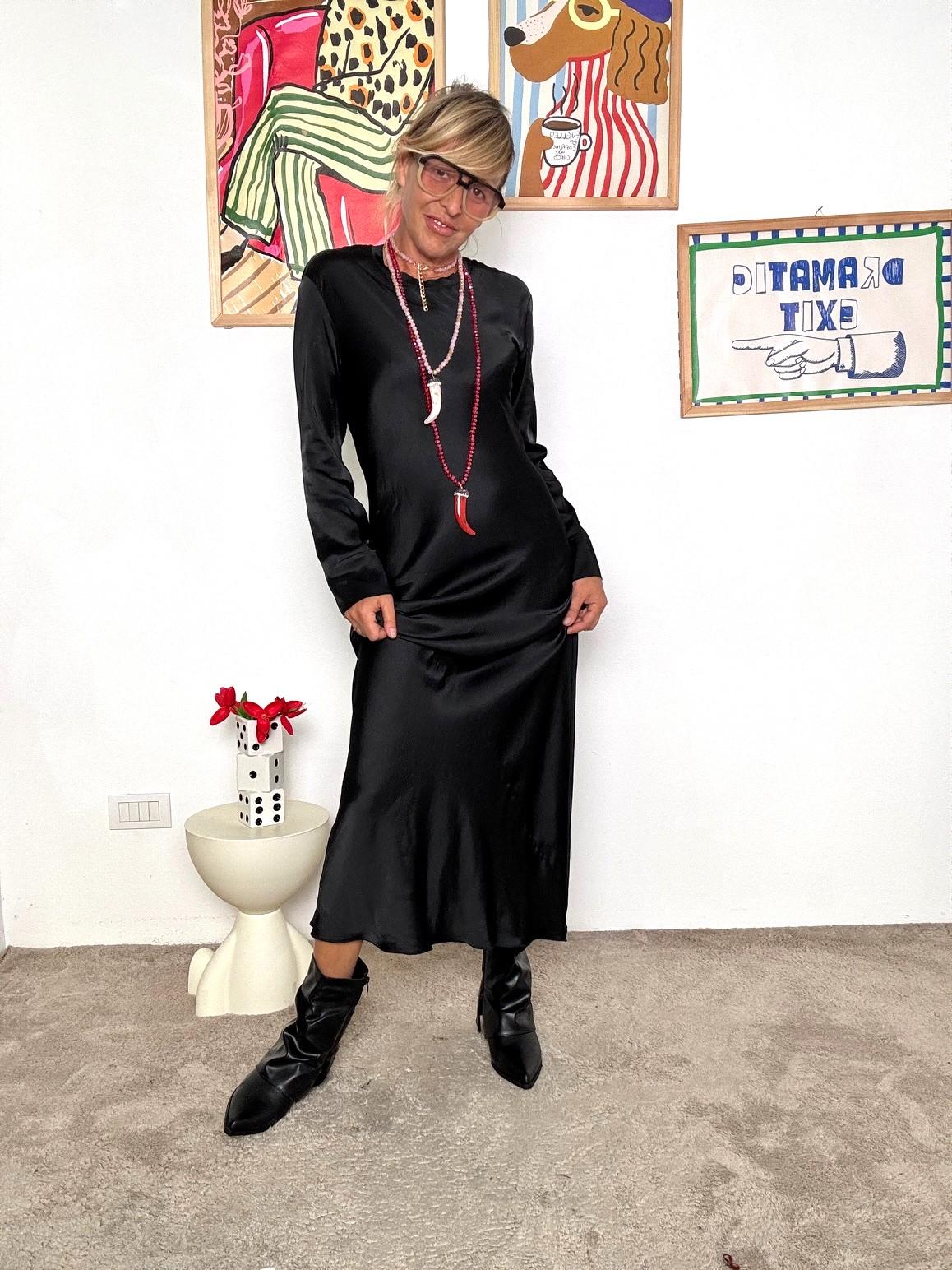 HAVE ONE - Abito lungo donna in viscosa nera  elegante, fluido e super chic AWG-P008/ NERO HAVE ONE 