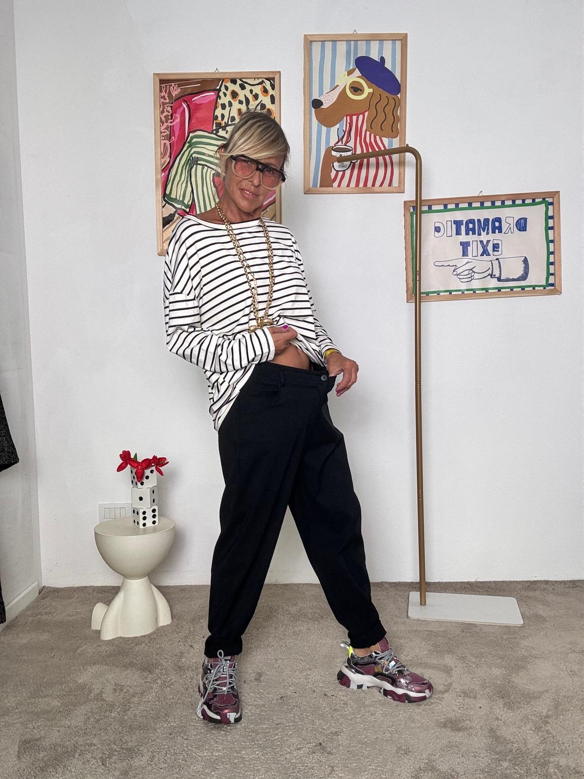 DEJA VU-  Pantaloni in bengalina  comfort, stile e versatilità in un solo capo A25UN203/ NERO DEJA VU 