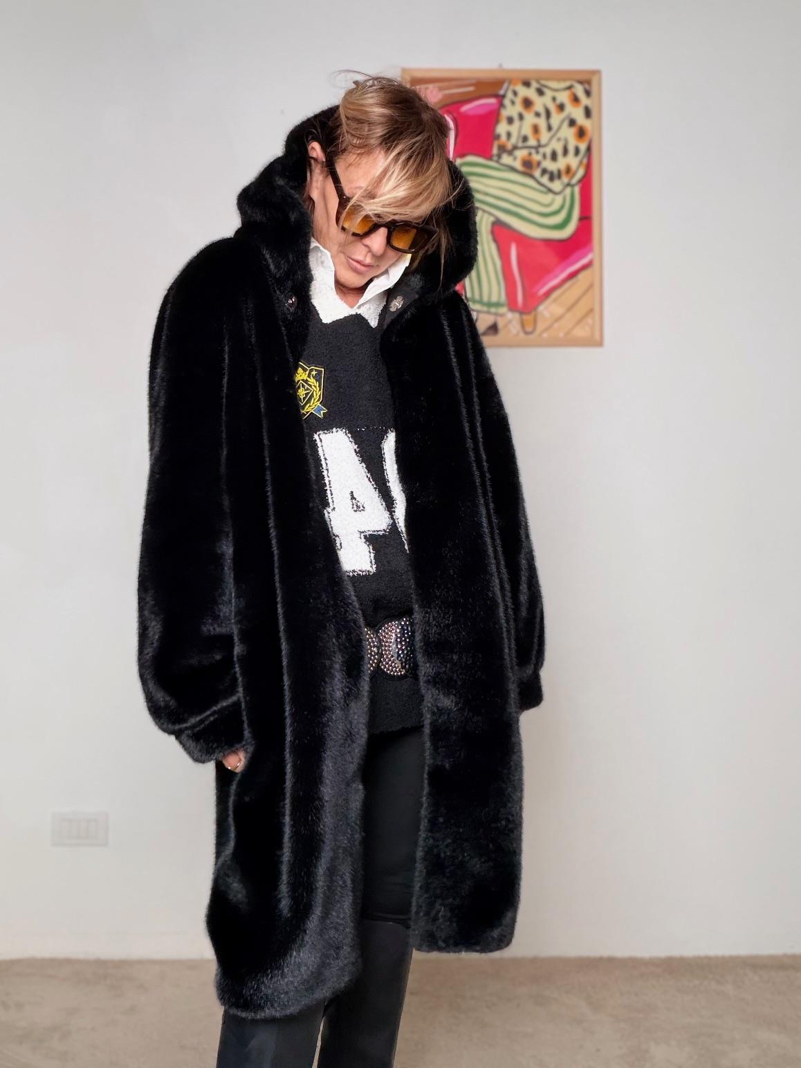 SUSY STAR - Ecopellicciotto Oversize con Cappuccio  nero ST25023/ NERO SUSY STAR 