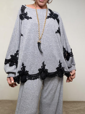 DEJA VU - Maglia Morbida con Inserti in Pizzo  Romantica, comoda e scenografica A25DL423/ GRIGIO DEJA VU 