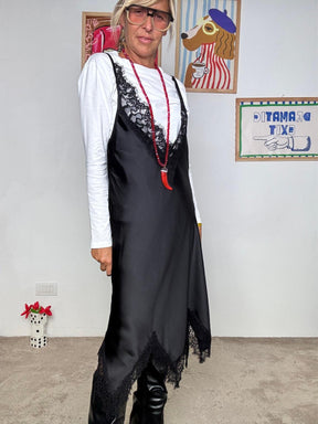 SOUVENIR . Abito con t-shirt compresa: praticità e stile in un solo look F38X1017/ NERO SOUVENIR 