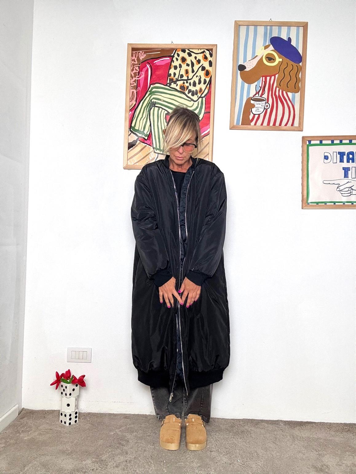 SUSY STAR - Bomber lungo donna  pratico e di tendenza nero ST240802/ NERO SUSY STAR 