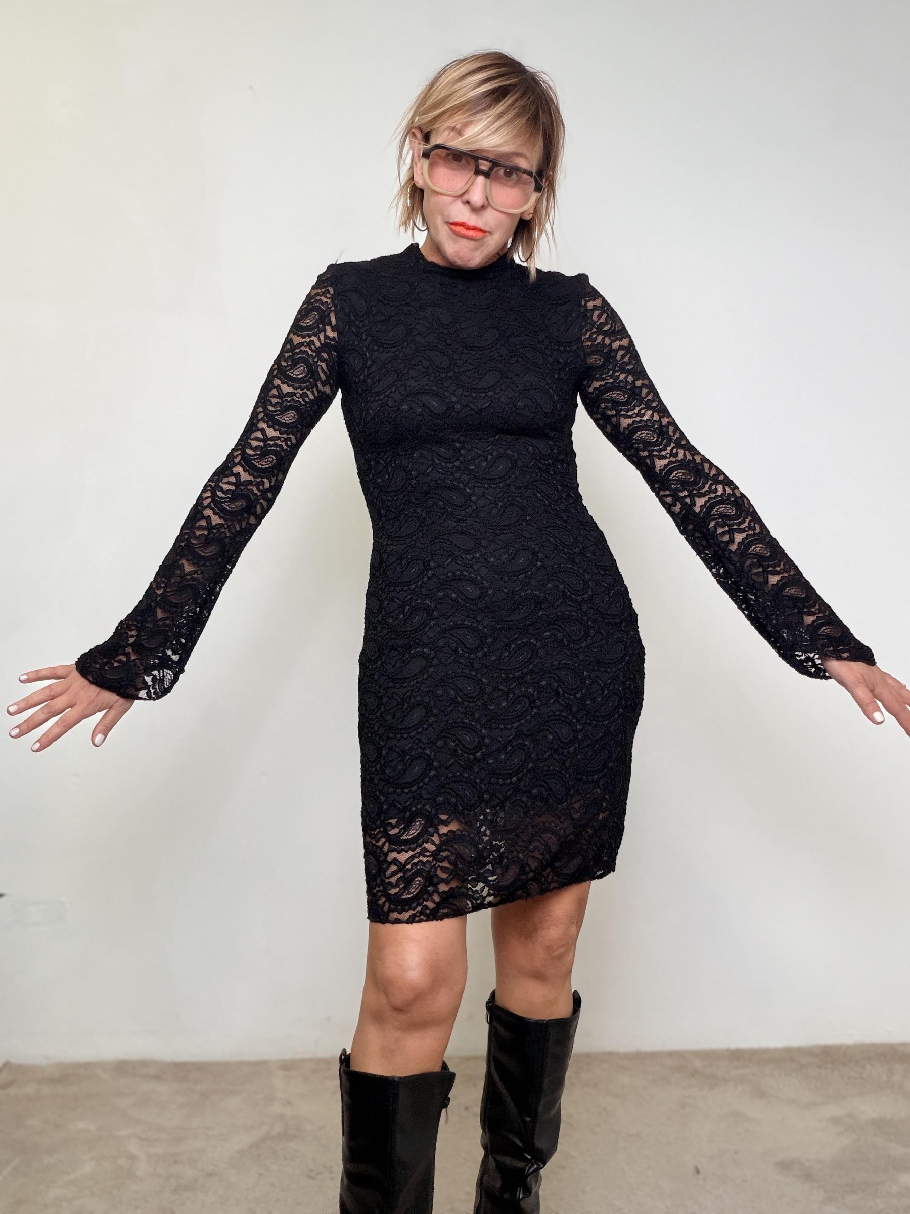 SUSY MIX - Abito Lace Muse  Eleganza che non ha bisogno di presentazioni VE631T1067/ NERO SUSY MIX 